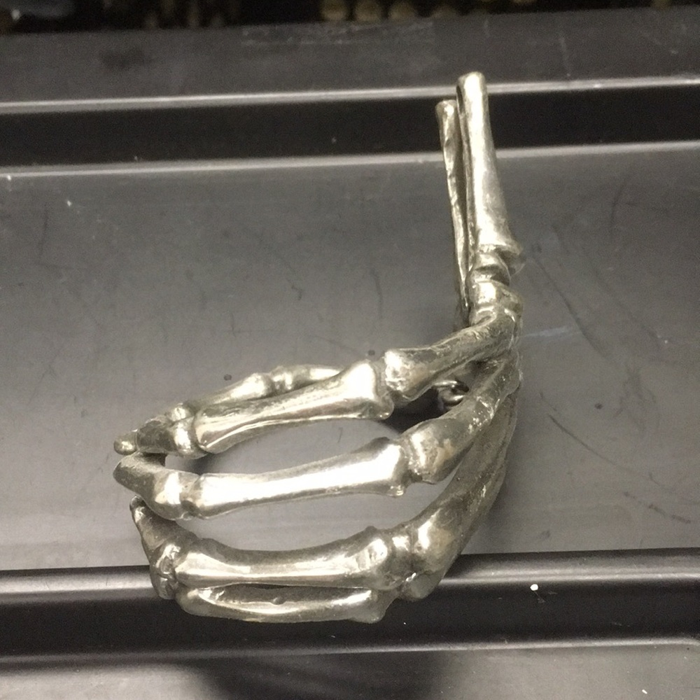 Skeleton hand bracelet